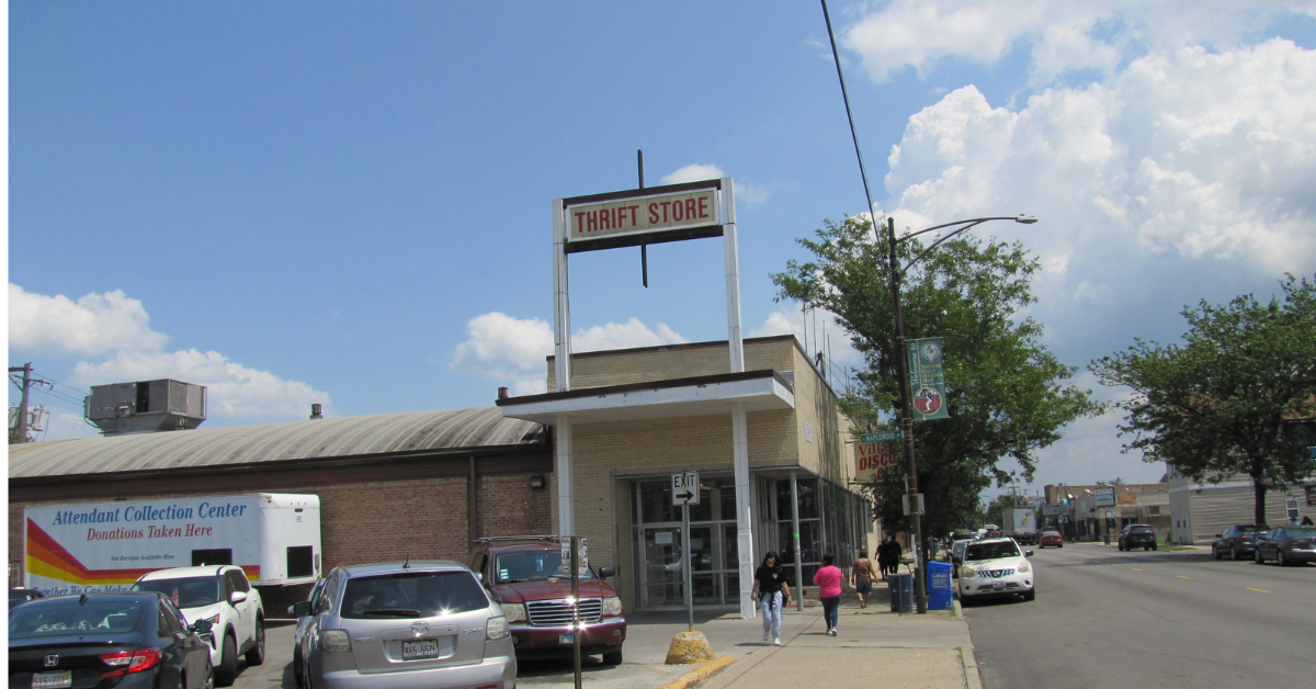 47th St, Chicago Village Discount Outlet